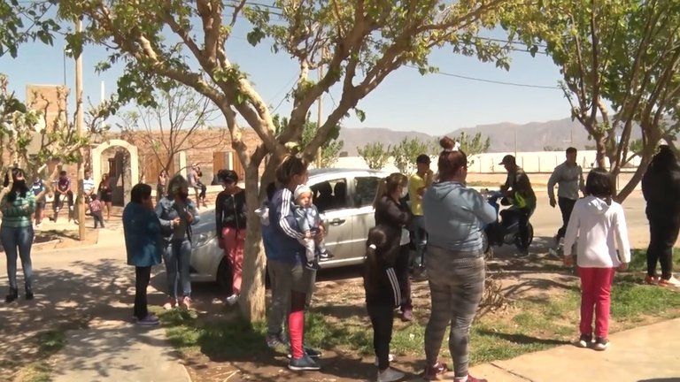 El dueño del perro, según precisaron fuentes policiales, es Sergio Eduardo González, tiene 53 años y vive en la misma manzana que Lara, a un par de casas de distancia.