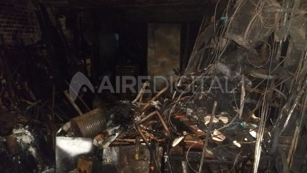 El daño en el interior de la casa es total