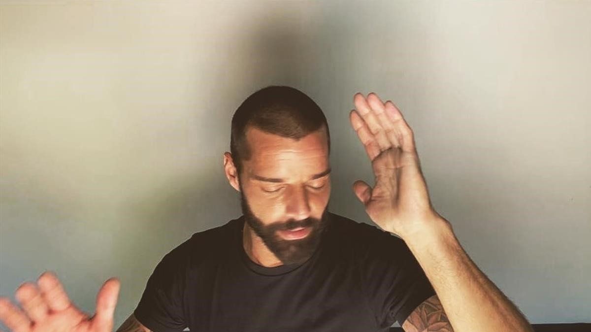 Ricky Martin compartió con sus seguidores cómo hace para recargar energía tras el fin de semana. 