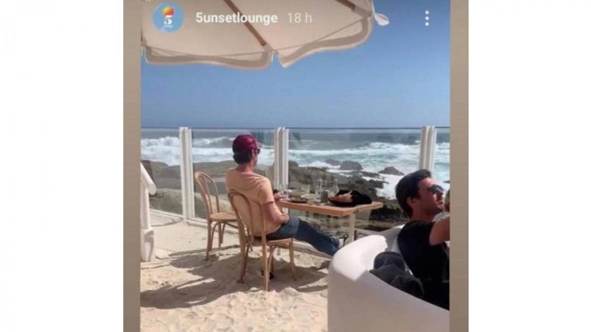 Benjamín Vicuña disfruta mirando al mar.