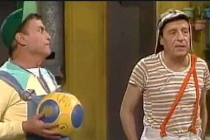 Una de las pocas escenas de Godínez en la vecindad de El Chavo.