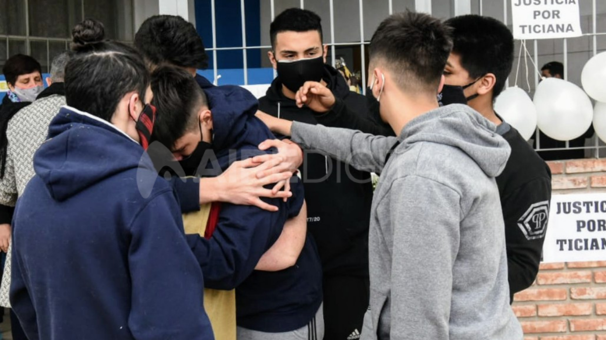 Amigos de Ticiana despidieron a la adolescente.