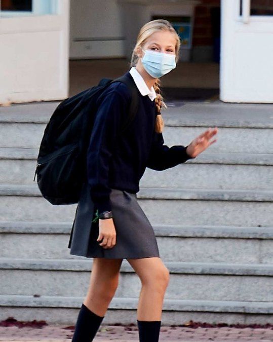 La Princesa Leonor fue captada antes de entrar a su colegio.