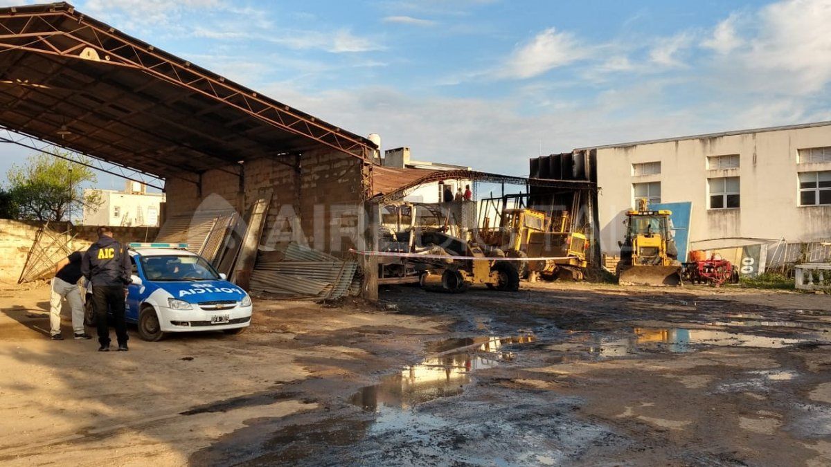 Incendio en el galpón municipal de Coronda.
