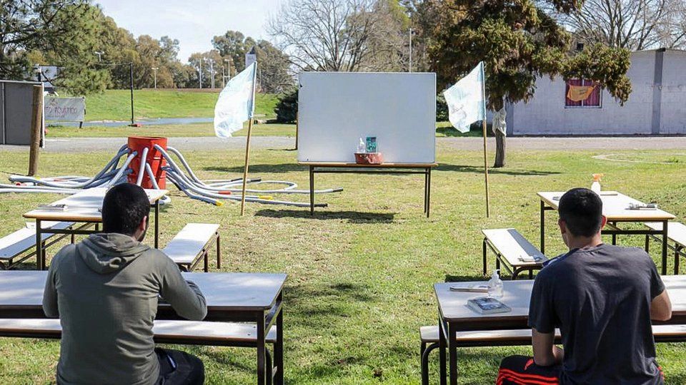 Soledad Acuña, presentó una propuesta a la Nación para que estudiantes de la Ciudad de Buenos Aires reciban apoyo escolar en espacios al aire libre