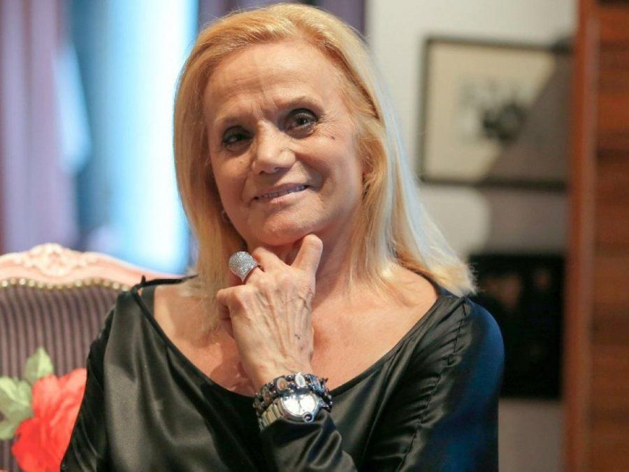 El incendió comenzó anoche en el tercer piso de un edificio del barrio porteño de Retiro, y pese al trabajo de los Bomberos de San Telmo y de la Brigada Especial de Rescate (Befer) la mujer no pudo se rescatada.