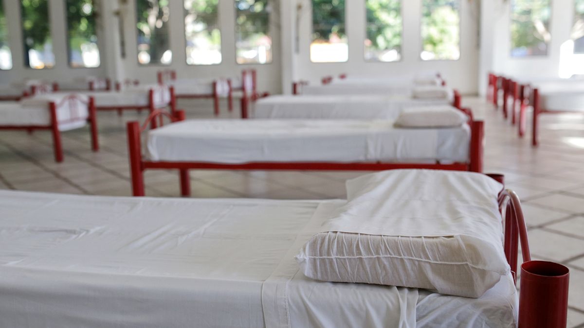 Actualmente, hay 16 personas alojadas, de las cuales 9 tienen diagnóstico confirmado de COVID-19 y el resto cuenta con diagnóstico clínico de sospecha.