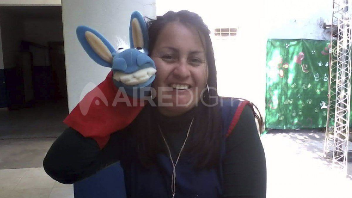 La maestra fue asesinada en la puerta de la escuela Victoriano Montes de Alto Verde, cuando salía de trabajar.