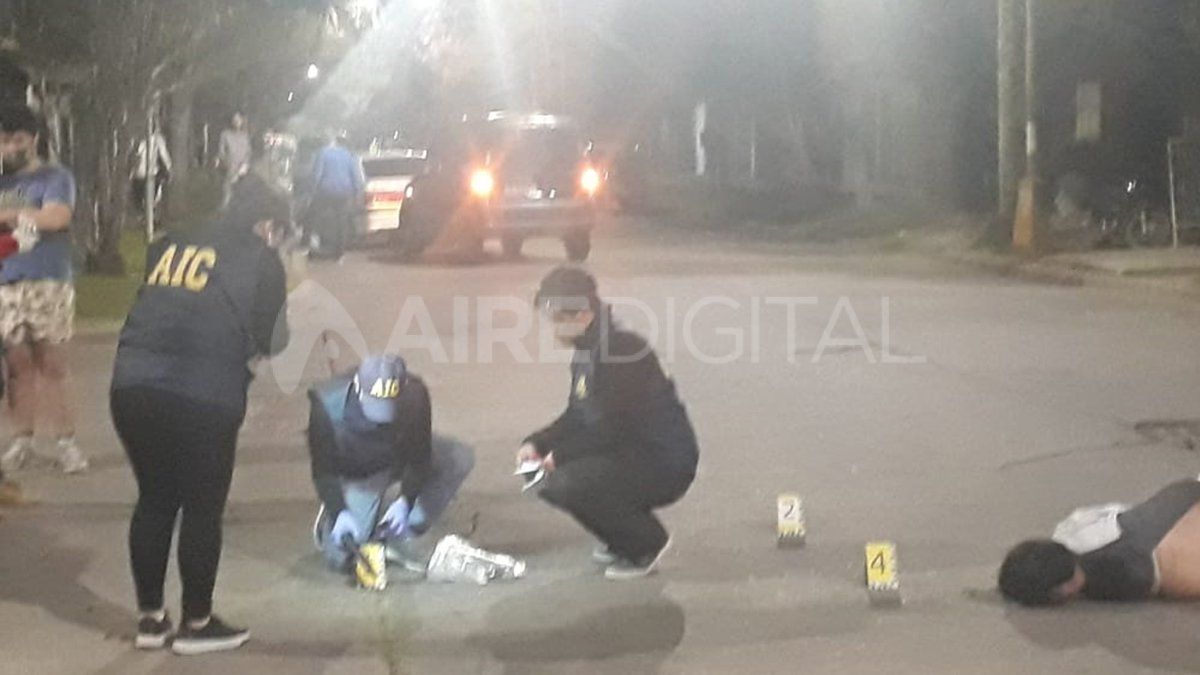 Peritos e investigadores en la zona donde se dio el tiroteo. 