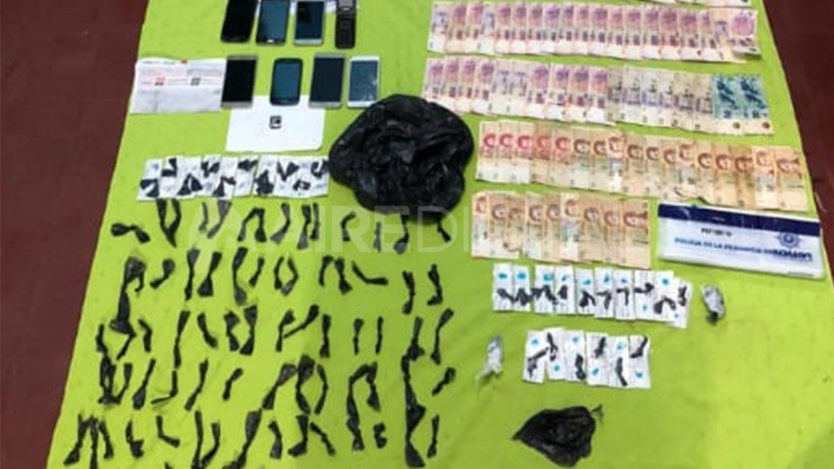Dinero y drogas: el resultado de los allanamientos.
