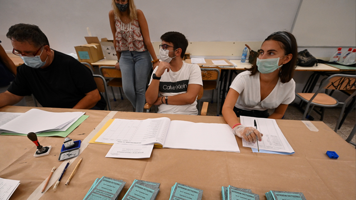 Italia también decidió en estas elecciones las autoridades en siete de las 21 regiones y provincias autónomas.