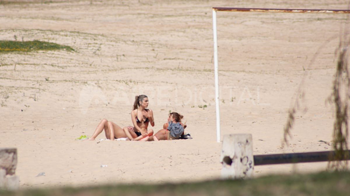 La primavera animó a algunas santafesinas a tomar un poco de sol matutino