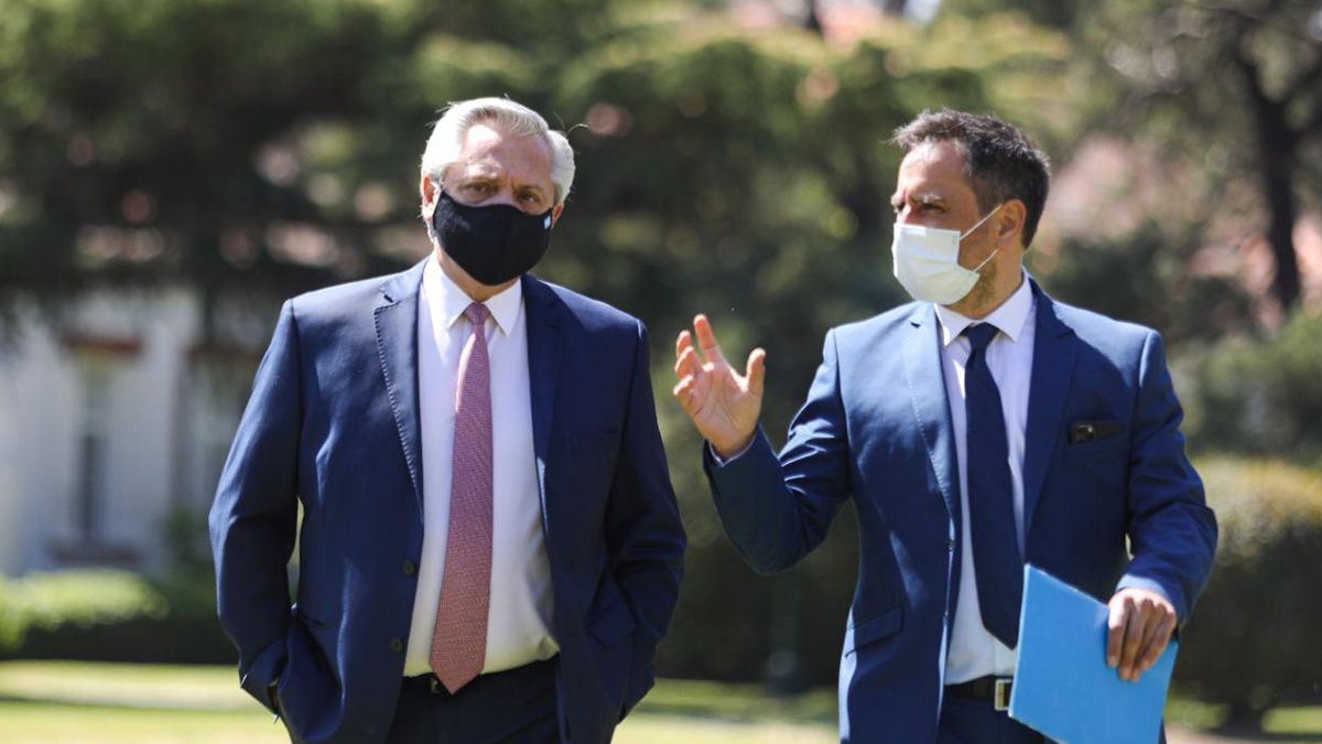 El presidente anunció la puesta en marcha del Plan Federal de Erradicación de Basurales a Cielo Abierto; el Proyecto de Ley de Educación Ambiental; la implementación del plan Casa Común; y el traspaso del Programa Nacional de Prevención de Incendios y Manejo del Fuego a la órbita del Ministerio de Ambiente y Desarrollo Sostenible.