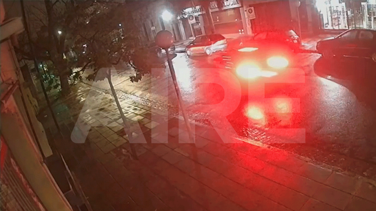 El video de Mustang que chocó tres autos estacionados en el macrocentro de Santa Fe