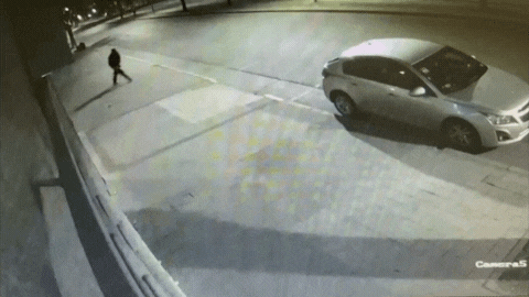 Rosario: balearon un local de ropa deportiva y dejaron una amenaza contra el peruano.