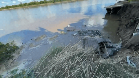 Colastiné Norte: el agua socavó la barranca y las viviendas se desmoronan