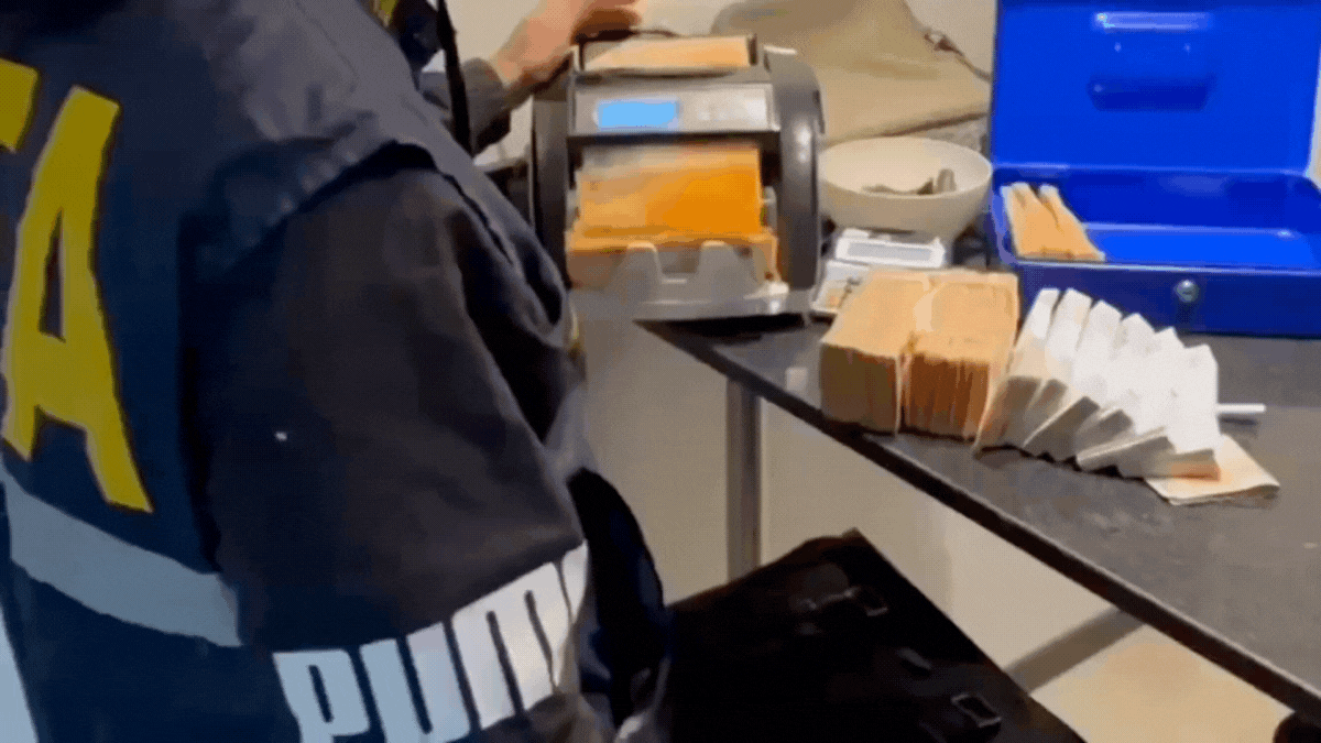 Lucha contra el narcotráfico en Rosario: allanamientos masivos y arrestos estratégicos. Lucha contra el narcotráfico en Rosario: allanamientos masivos y arrestos estratégicos.