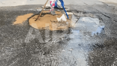 Un caño de agua roto agravó el estado de calle Calchines en barrio Candioti Sur de Santa Fe. Un caño de agua roto agravó el estado de calle Calchines en barrio Candioti Sur de Santa Fe.