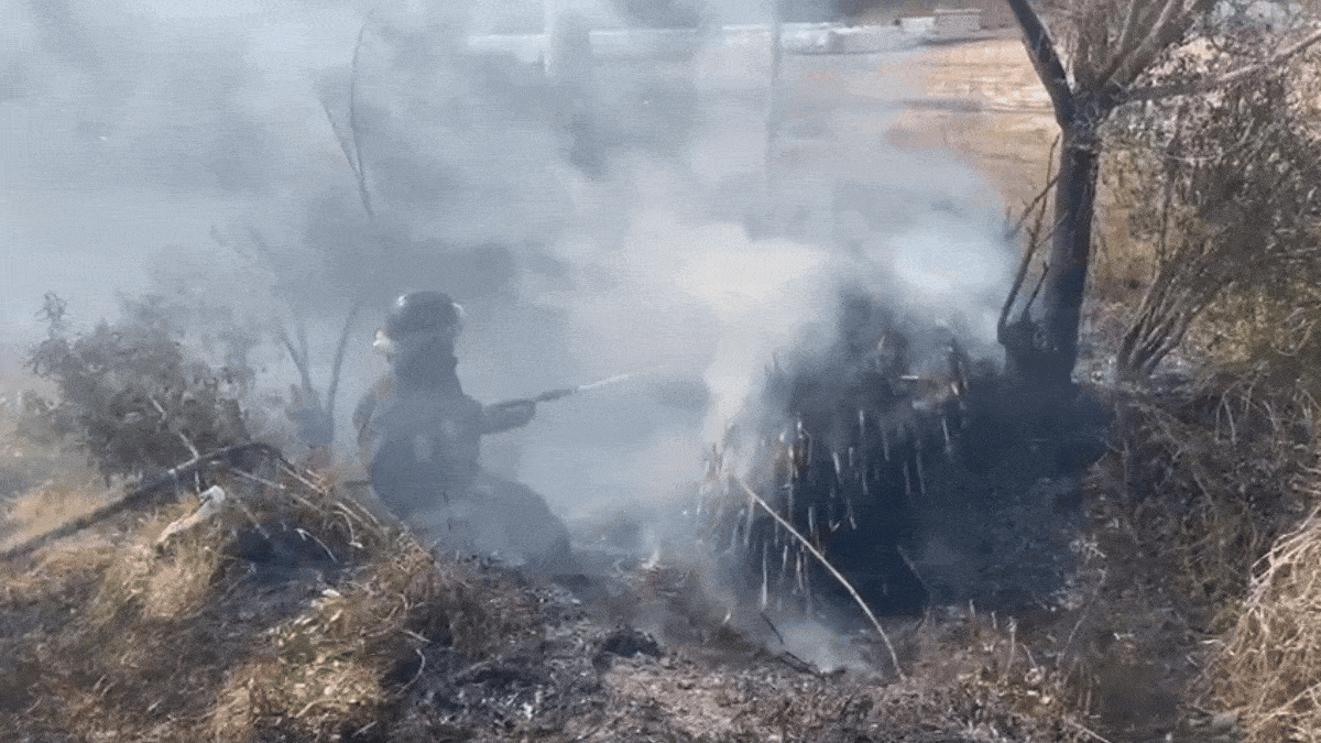 Un incendio en el norte de la ciudad de Santa Fe está siendo controlado por los Bomberos Zapadores.