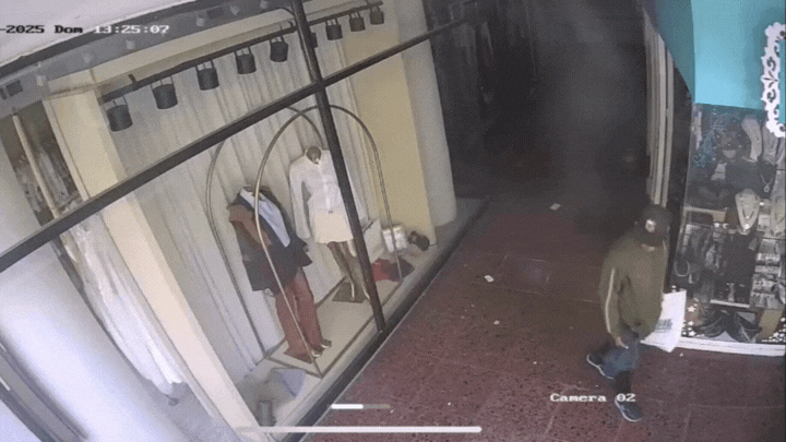 Ocurrió este domingo en un local de la galería Garay