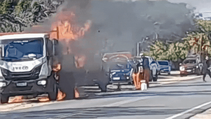Un fuerte incendio generó alerta en la Ruta 1