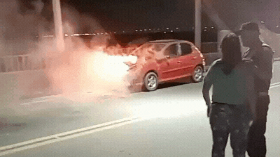 Ocurrió sobre el Puente Carretero durante la medianoche del sábado, en sentido a Santo Tomé. La policía cortó el paso de manera preventiva.