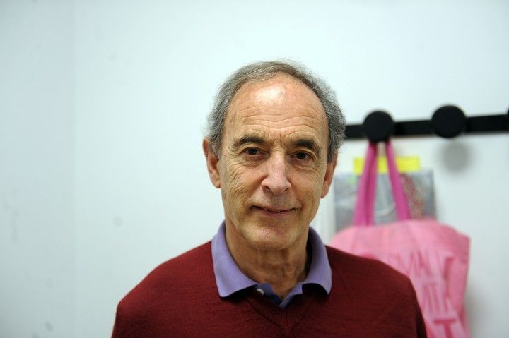 Rodolfo tiene 74 años y diagnóstico de hidrocefalia. (Foto Lucia Merle)