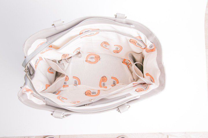 La cartera para concientizar sobre el cáncer de mama creada por la diseñadora Mara Mihaly.