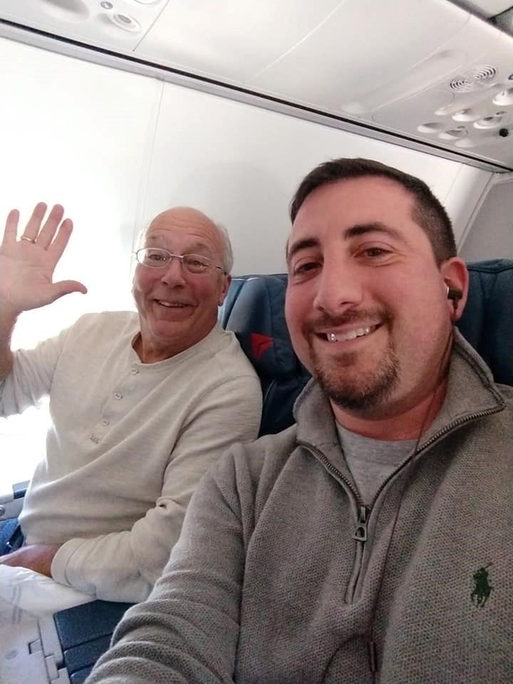 Mike Levy viajÃÂ³ junto al hombre y compartiÃÂ³ la historia en Facebook.