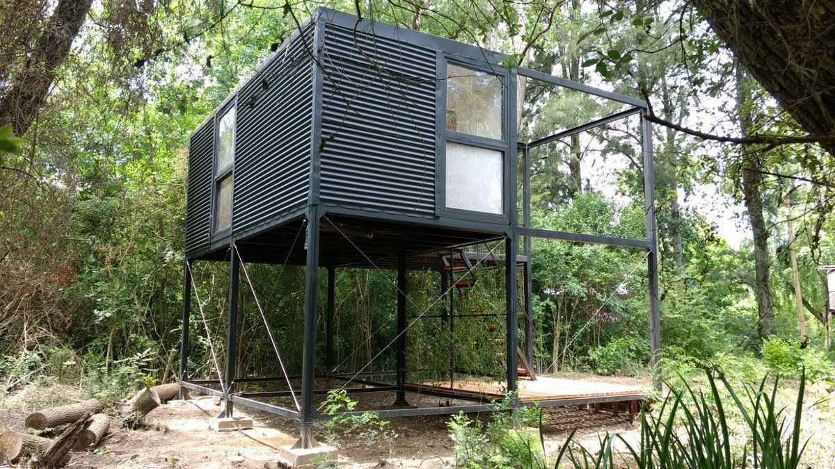 Materialidad. La vivienda se construyó a partir de perfiles de acero, por su liviandad y rapidez de montaje.