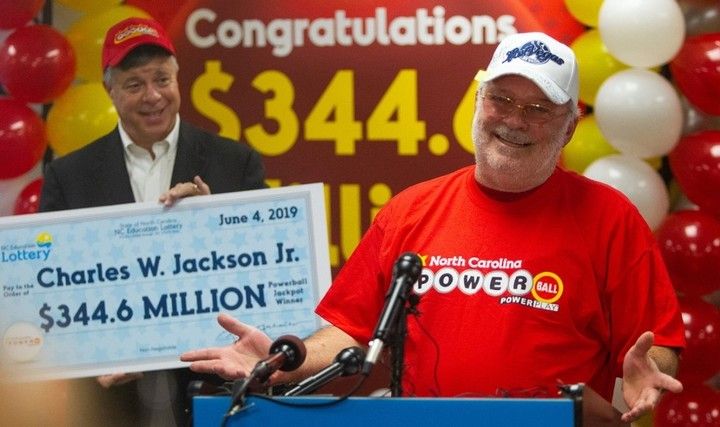 Apareció el ganador de los US$ 345 millones en Powerball: jugó los números de una “galleta de la fortuna”