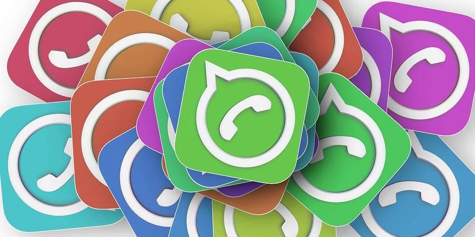 Mensajes de WhatsApp pueden considerarse contratos verbales, según juez