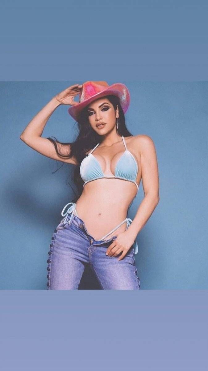 El video hot de Natti Natasha bailando bachata con un vestuario transparente