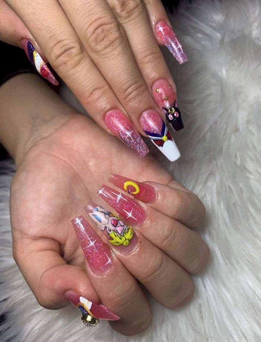 Rosalía uñas Sailor Moon