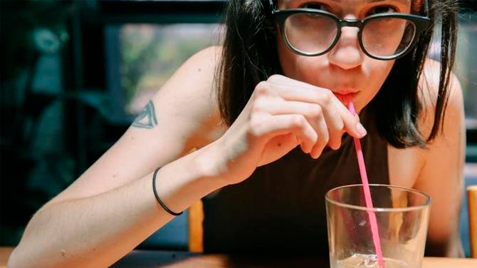  Las jÃ³venes desean que esta herramienta sea distribuida en discotecas y restaurantes. Fuente : Redes Sociales 