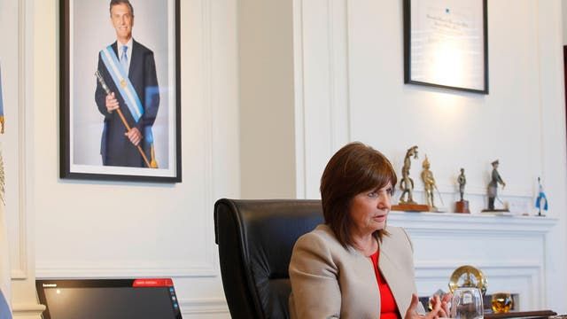 Patricia Bullrich durante la entrevista con LA NACION