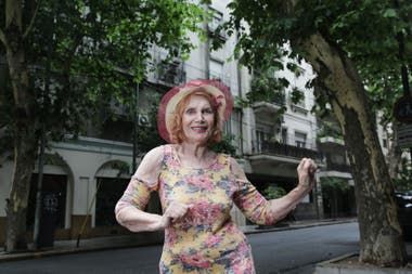 La Chona fue su personaje más popular, que nació a partir de una idea de Alejandro Romay y que ella construyó, en parte, basándose en las clientas de la panaderÃa de sus tÃos, en Lanús