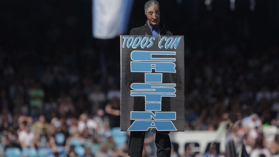 Último acto de Cristina Kirchner en la cancha de Racing, antes del cierre de campaña. Foto: LA NACION / Soledad Aznarez