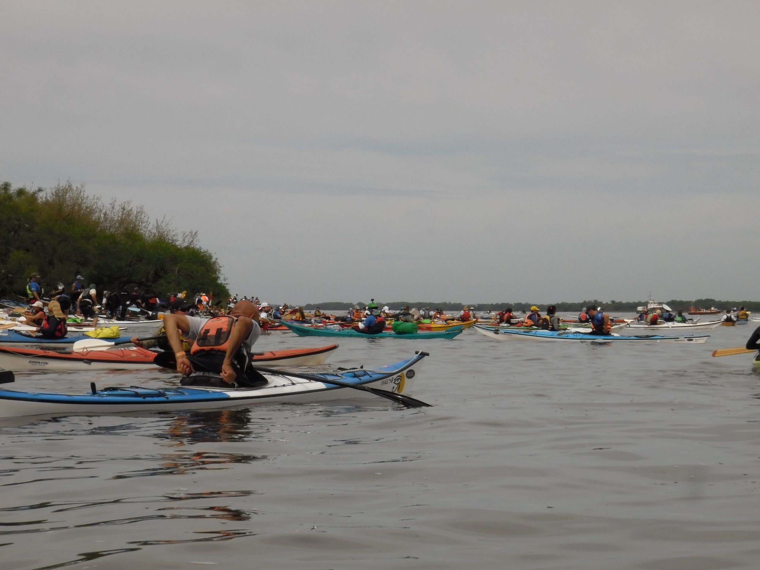 Kayaks en el Río Paraná