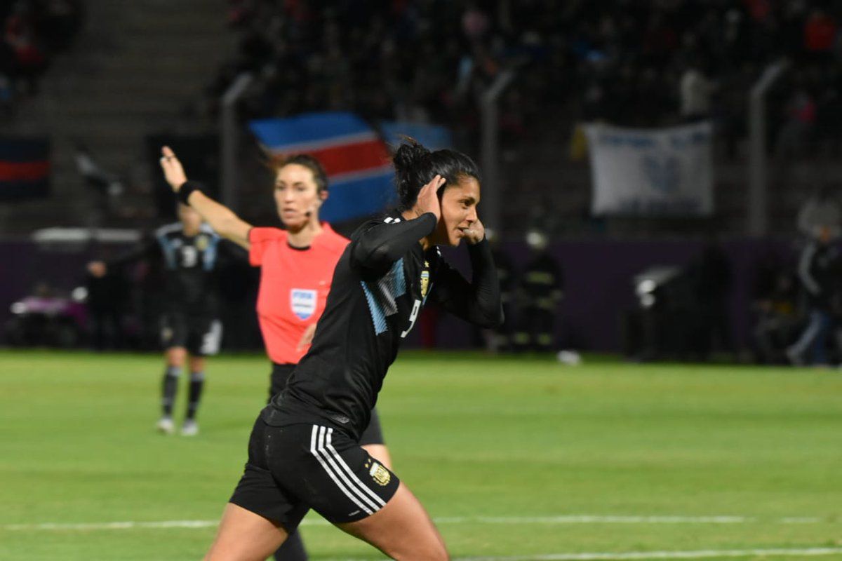 gol argentina a uruguay