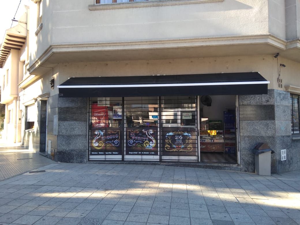 El robo se registró minutos después de las 14.00 en Bulevar Gálvez y Laprida.
