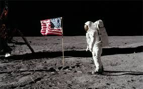 Teorías conspirativas sobre la llegada a la Luna