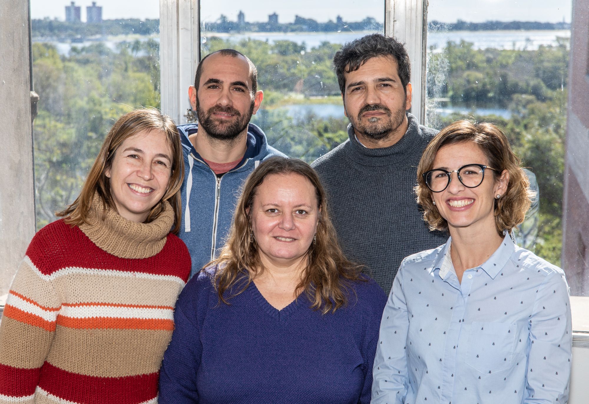 Filtros solares: científicos santafesinos detectaron perturbaciones hormonales por un químico usado en productos de protección contra los rayos UV