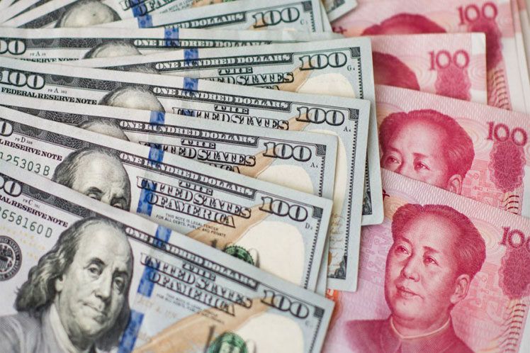 China devaluó el yuan a su nivel más bajo desde 2008