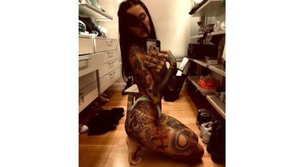 Cande Tinelli calentó las redes con una foto ultra hot