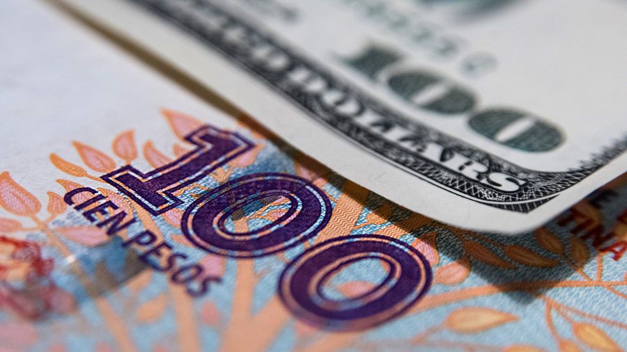 En medio de la “tormenta perfecta”, un economista explicó por qué el dólar a $60 “es razonable”