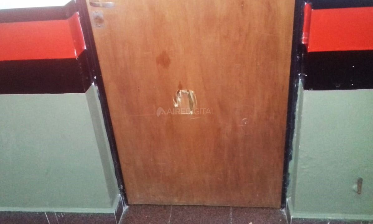 puerta vestuario árbitros colón