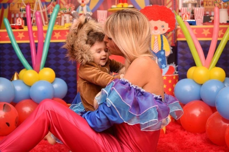 El llanto de Vicky Xipolitakis por la primera palabra de su hijo: "Mamá"