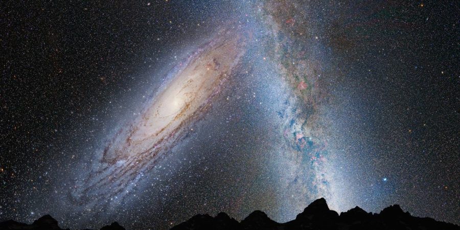 Andrómeda, la galaxia con forma de espiral a la izquierda, es nuestra galaxia vecina y la que probablemente devore a la Vía Láctea en unos cuantos millones de años. Ese será el final de nuestra galaxia. A la derecha, se observa un brazo de la espiral de la Vía Láctea.
