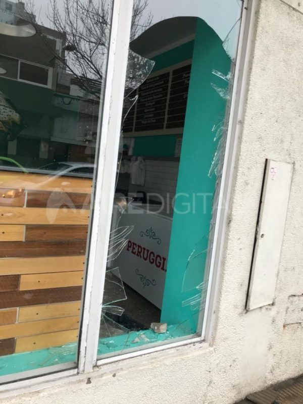 Las heladerías en la mira de los ladrones: robaron en una Grido de Rincón y en la Peruggia del centro